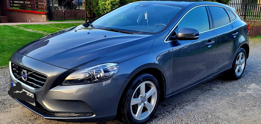 Volvo V40 cena 43500 przebieg: 142600, rok produkcji 2012 z Lidzbark małe 154